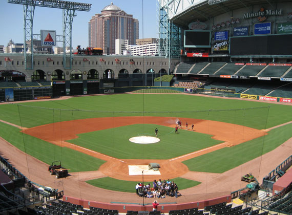 Lease a Houston luxury mid-rise apartments with tenify